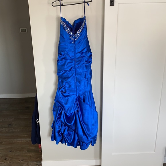 Royal blue prom/grad dress - Picture 2 of 4